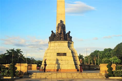 Der Rizal-Park: Eine grüne Oase der Ruhe und Geschichte inmitten des geschäftigen Manila!