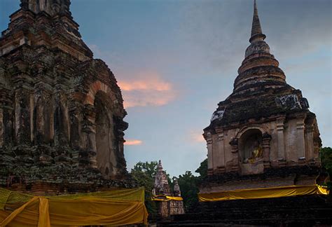 Der Wat Jet Yod: Ein verträumtes buddhistisches Juwel in der quirligen Stadt Jomtien!