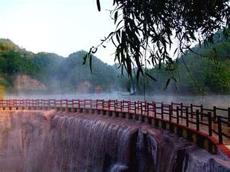 Der Jiulongshan-Nationalpark - Ein spirituelles Paradies voller mystischer Energie und unberührter Natur!