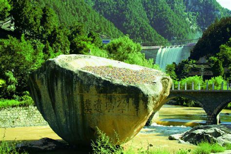 Die  Erleuchtung der Panxi-Schlucht - Ein Naturwunder für die Seele!